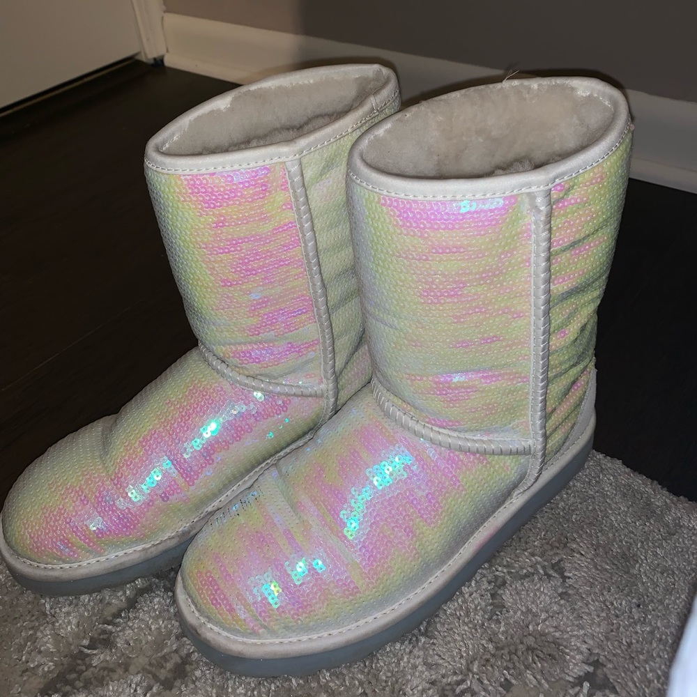RARE I do! Collection Sequin Uggs
